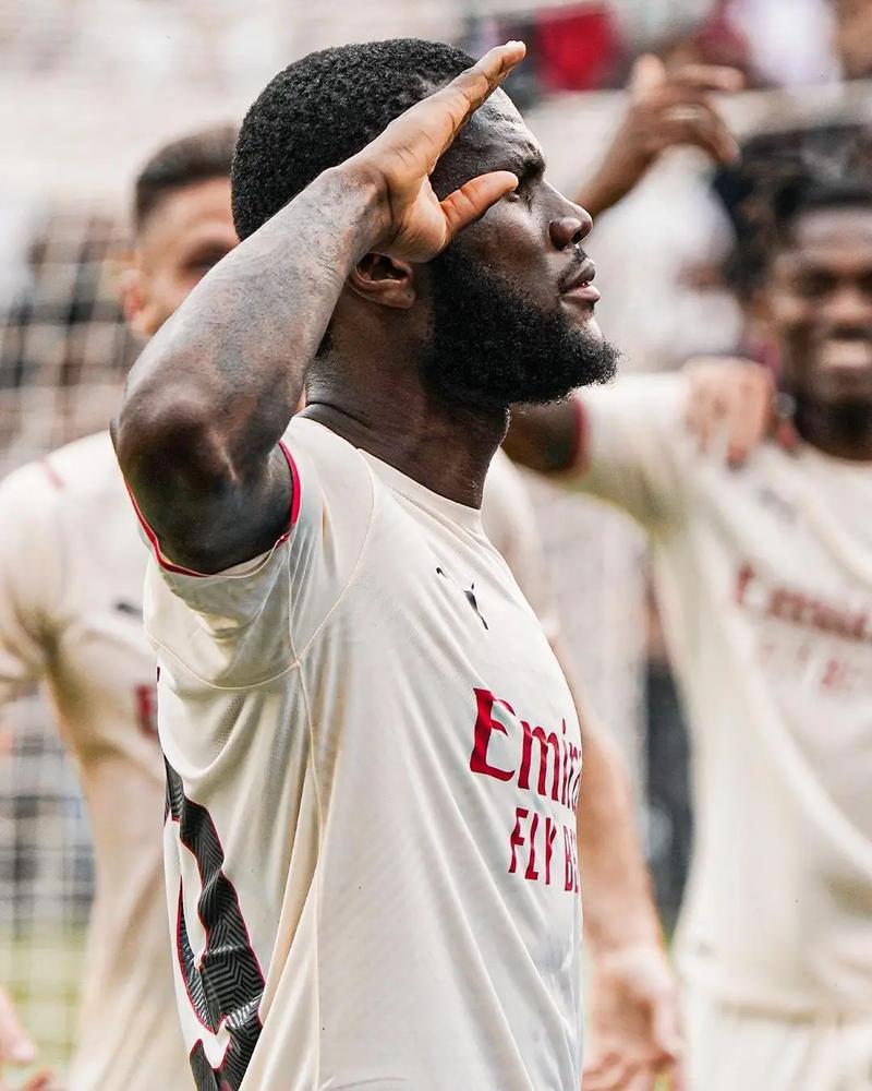 篮球火箭球队连续两场胜利庆祝（火箭队连赢两场后庆祝）