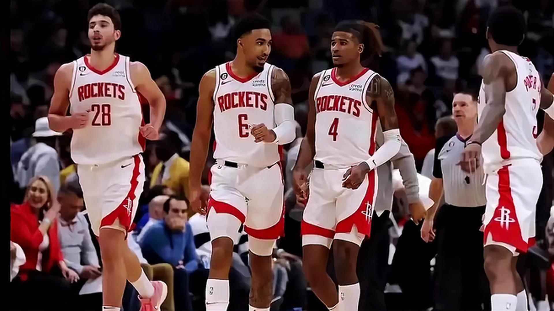 威尼斯客场1比1战平阿维利诺，斯特罗帕带队取分（斯特罗帕率威尼斯客场1-1战平阿维利诺，成功拿分）