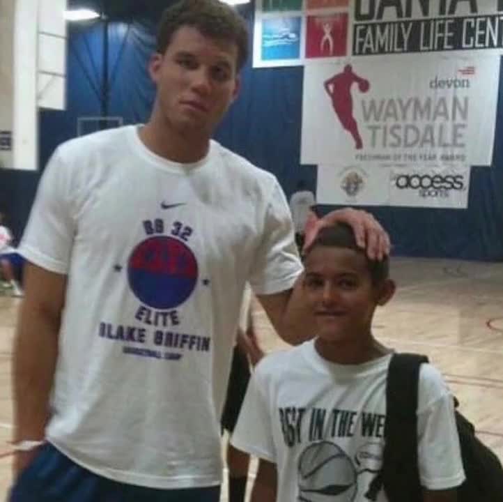 323胜仅次于阿拉贡内斯，西蒙尼成西甲赢球场次第二多的主帅（西蒙尼以323场胜利位居西甲主帅赢球场次第二，仅次于阿拉贡内斯）