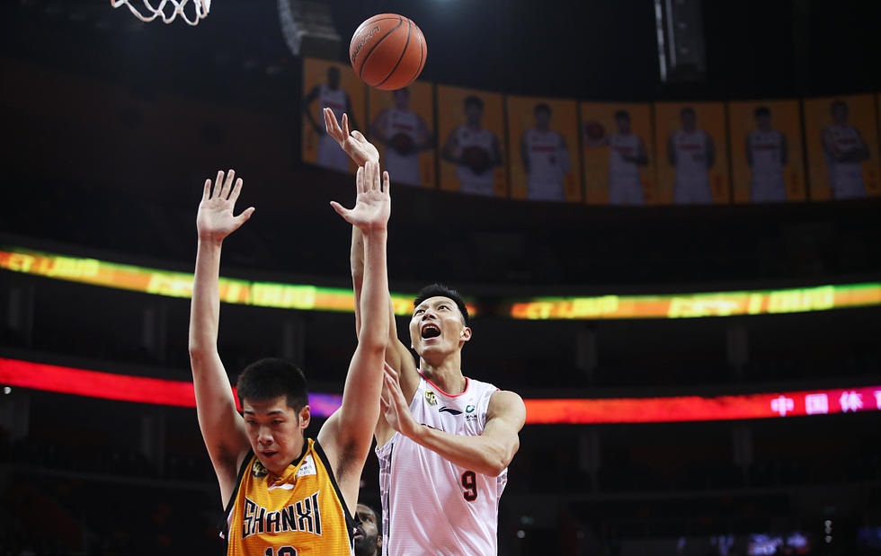 不只“空降”齐达内，腾讯还在“传奇现场”带来了新惊喜（齐达内空降只是开始，腾讯在“传奇现场”惊喜加码）