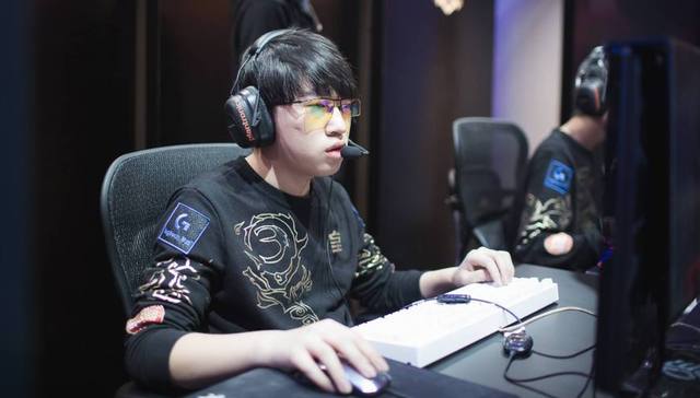 中的表现 中的表现